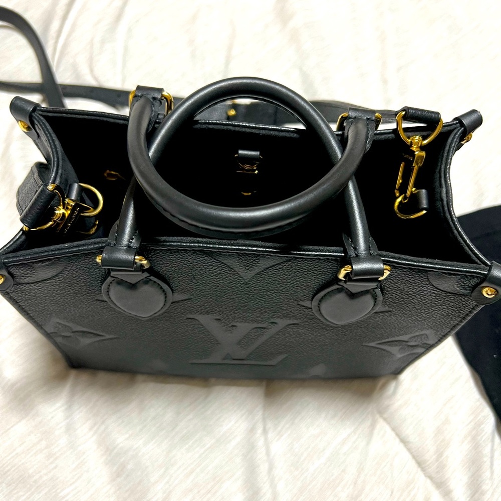 Louis Vuitton Onthego PM